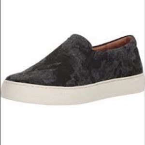 Frye Gray/ Black Wool Slip On Shoes Size 9